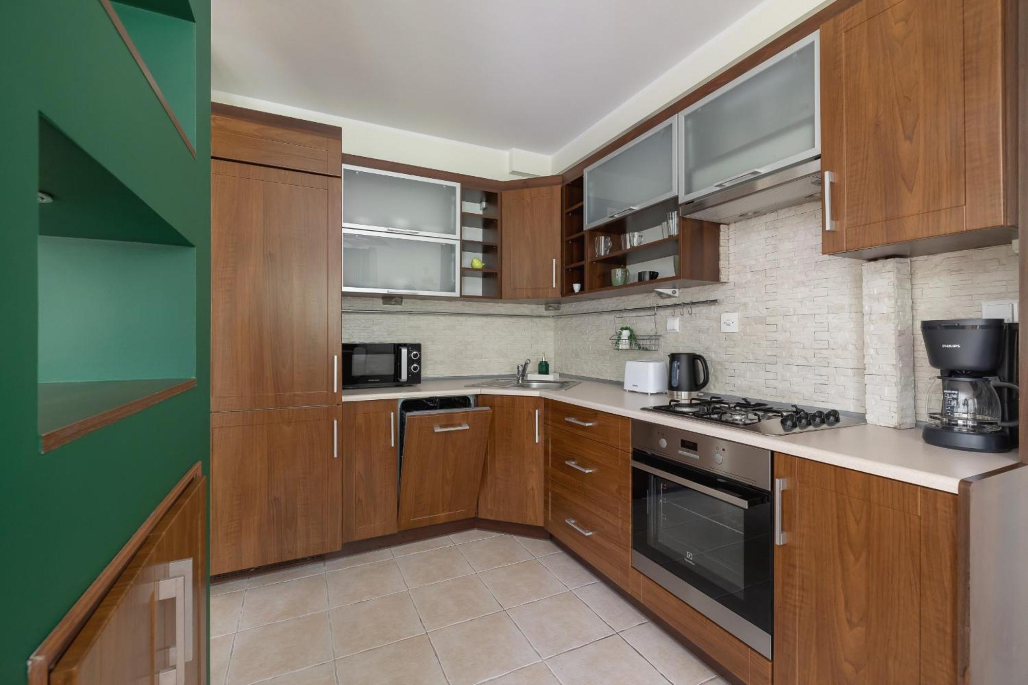 Cracow Verdant With Parking By Renters Krakau