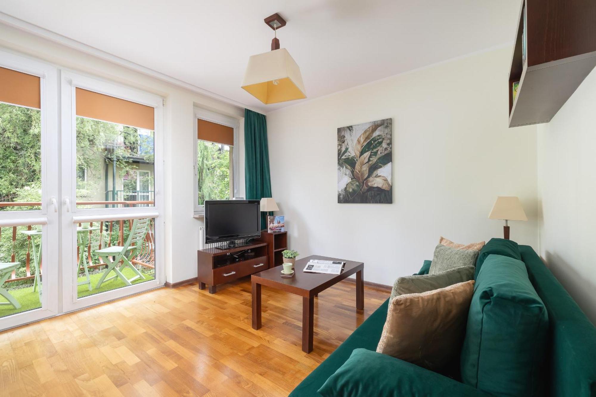 Cracow Verdant With Parking By Renters Apartament *