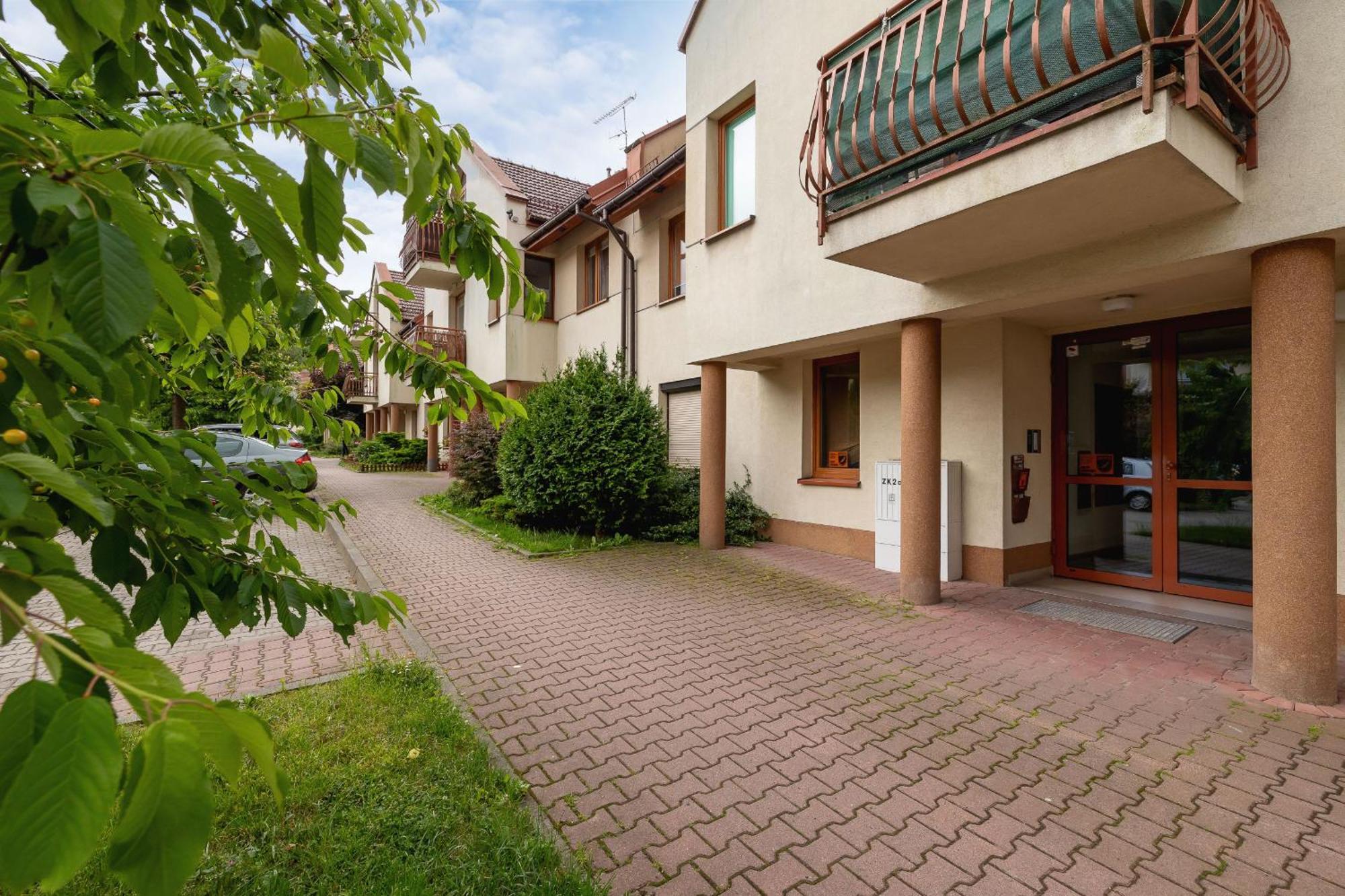 Cracow Verdant With Parking By Renters * Kraków