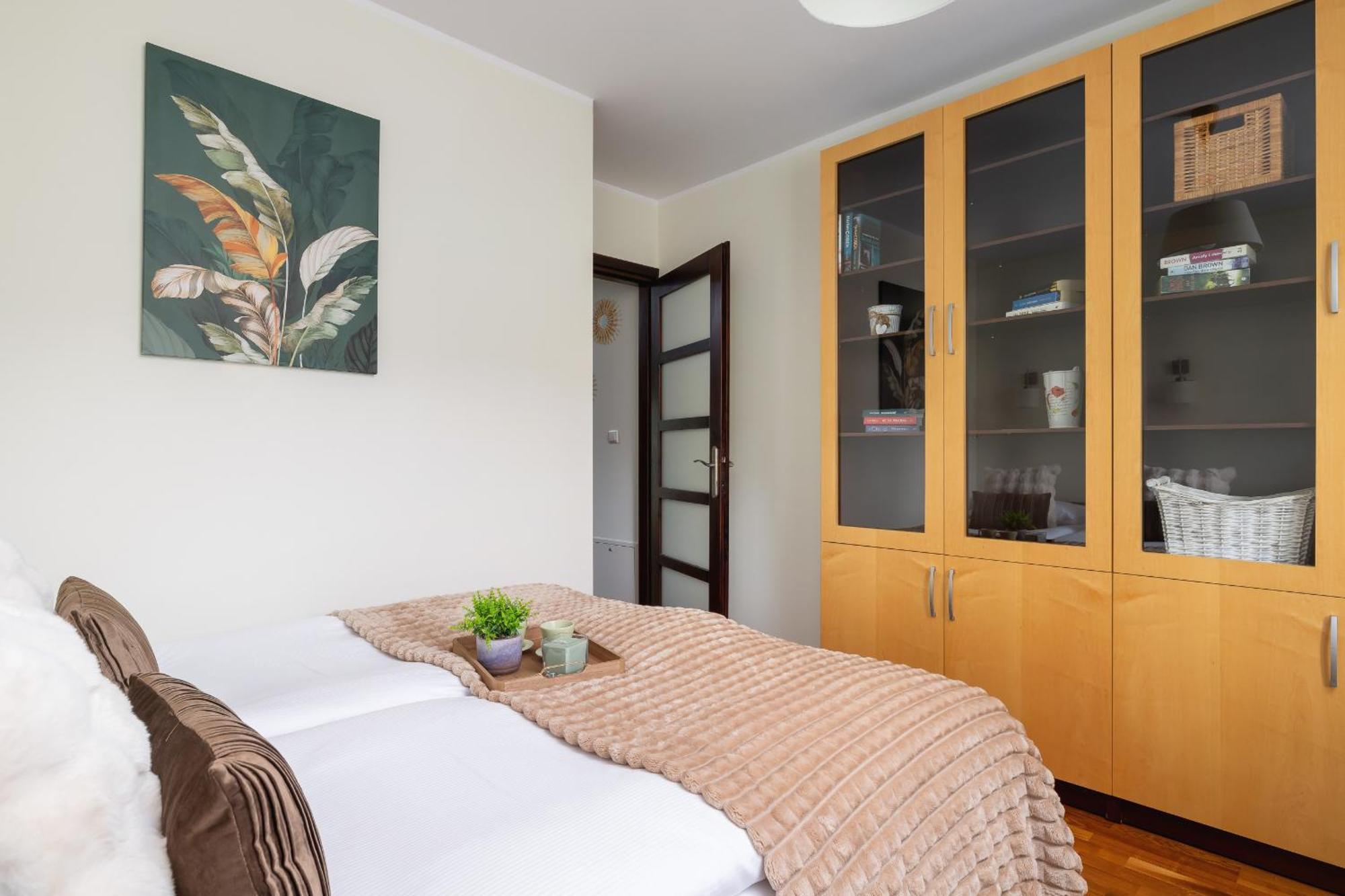 Cracow Verdant With Parking By Renters Appartement Krakau
